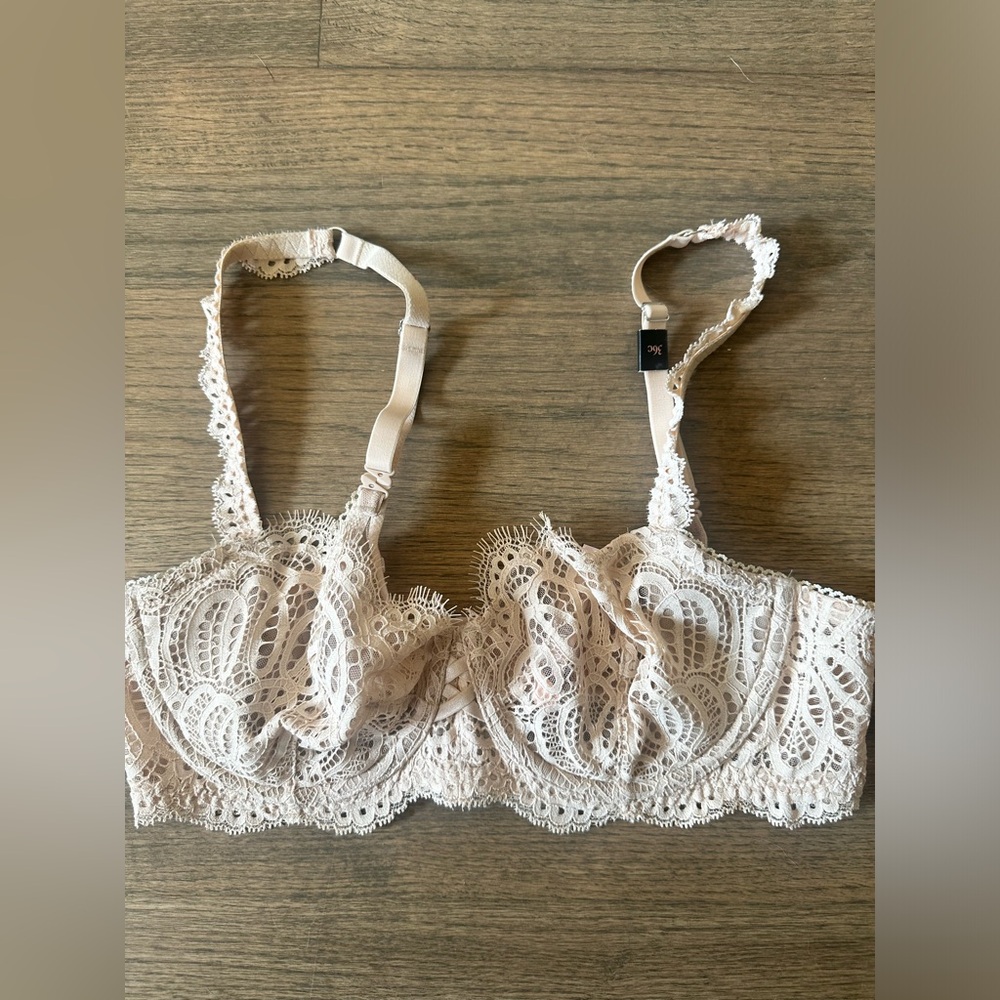 NEW Victoria Secret Dream Angels Nude Lace Push Up Bra without Padding-Size 36 C